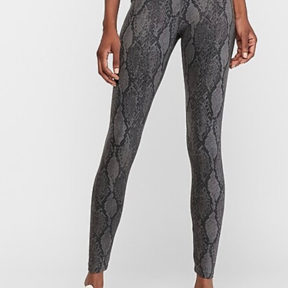 Express super soft leggings